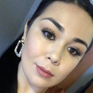 Meet your Posher, Fabiola